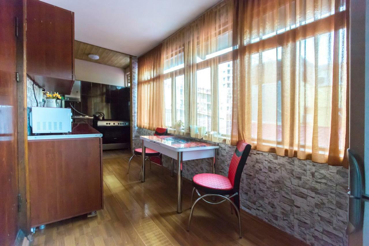 Квартира У Бульвара 1 Batumi Exterior photo